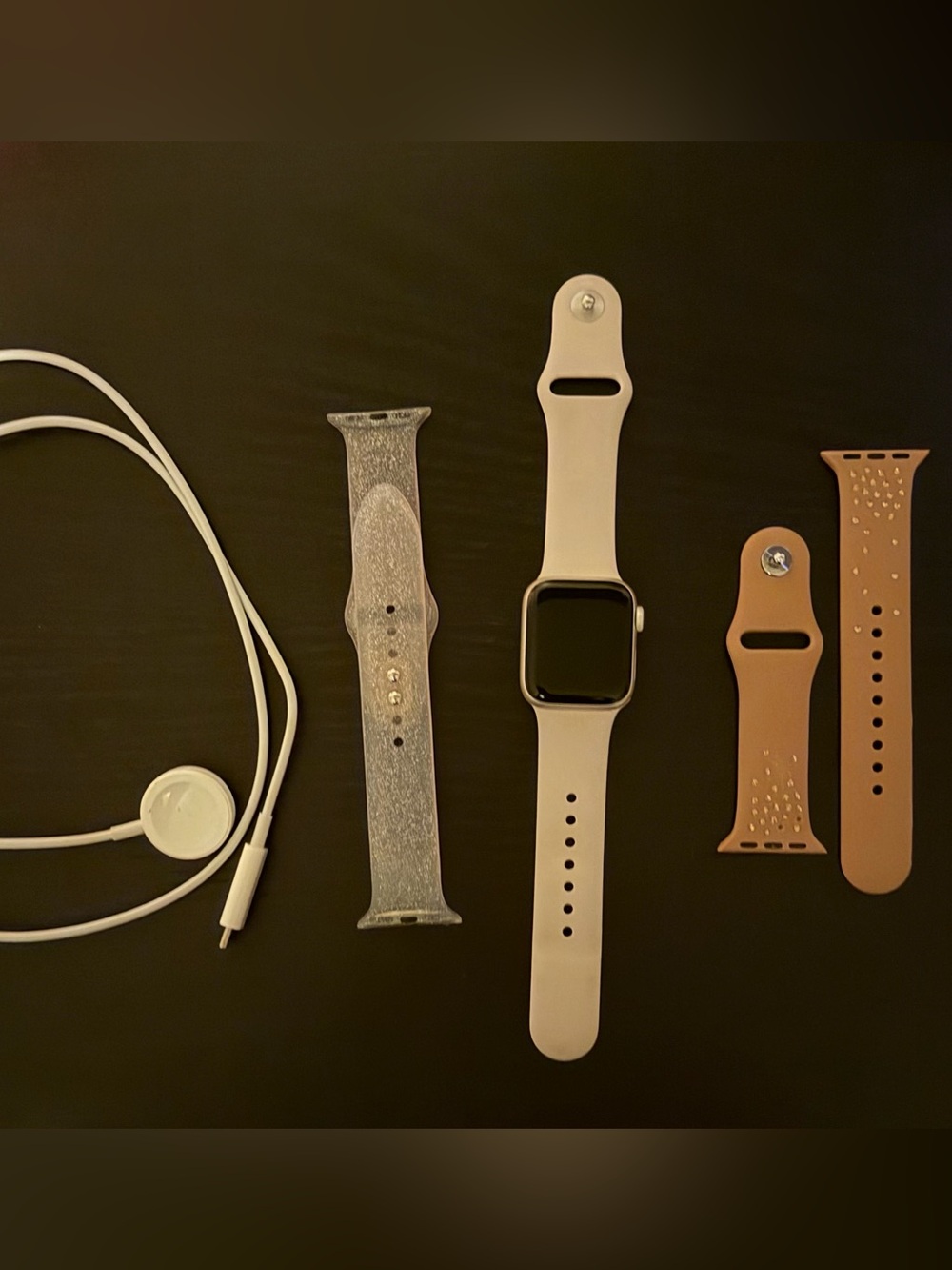 Apple Watch SE (GPS) (Second Generation)+ 2 Extra Bands